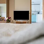 Piano Apartment *